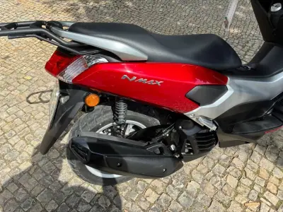 Yamaha NMAX 2016 - 2350 EUR, 7993 km - AUTO.MOTO.pt - 7993km - foto 5 de 11