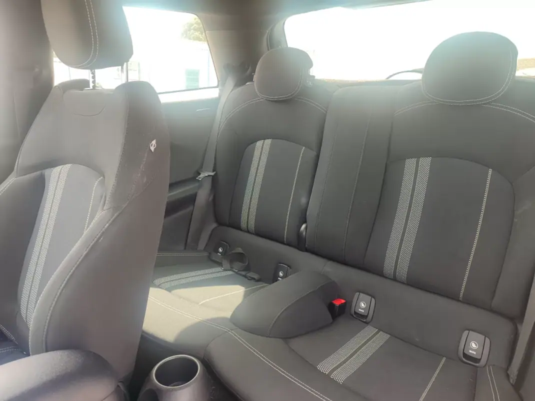 MINI Cooper 2016 - 14900 EUR, 200000 km - AUTO.MOTO.pt - 200000km - foto 14 de 21