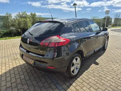 Renault Mégane 2010 - 5250 EUR, 255154 km - AUTO.MOTO.pt - 255154km - foto 7 de 23