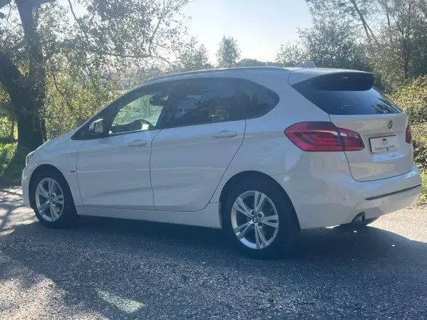 BMW 216 Active Tourer 2018 - 18900 EUR, 117632 km - AUTO.MOTO.pt - 117632km - foto 7 de 23