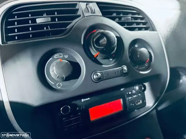 Renault Kangoo 1.5 dCi Confort S/S 2019 - 9990 EUR, 116502 km - AUTO.MOTO.pt - 116502km - foto 19 de 30