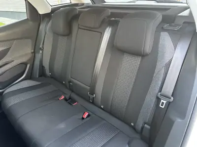 Peugeot 3008 2019 - 13900 EUR, 190000 km - AUTO.MOTO.pt - 190000km - foto 27 de 59
