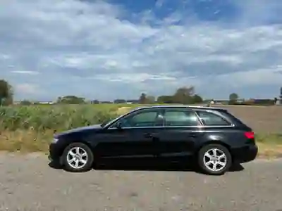 Audi A4 Avant 2010 - 8500 EUR, 216000 km - AUTO.MOTO.pt - 216000km - foto 6 de 6