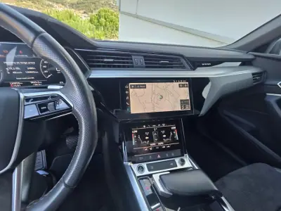 Audi e-tron 2021 - 32900 EUR, 120000 km - 120000km - foto 2 de 51