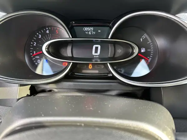 Renault Clio 2018 - 10900 EUR, 138929 km - AUTO.MOTO.pt - 138929km - foto 36 de 46