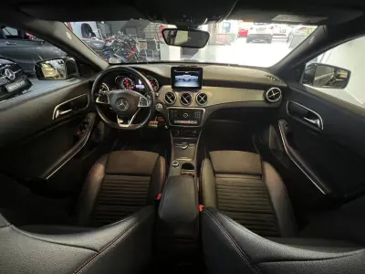 Mercedes-Benz CLA 180 2018 - 19990 EUR, 135000 km - AUTO.MOTO.pt - 135000km - foto 5 de 39
