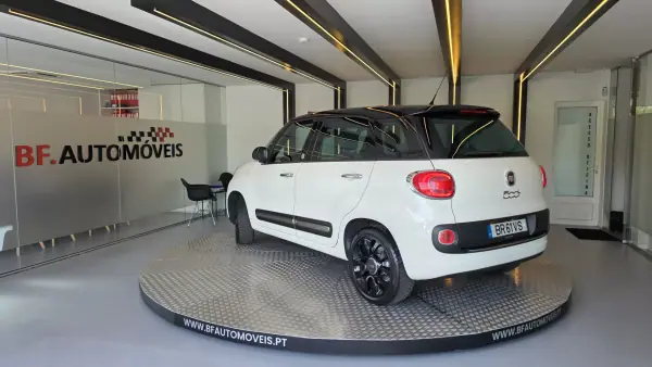Fiat 500L 2013 - 7900 EUR, 153161 km - AUTO.MOTO.pt - 153161km - foto 3 de 55