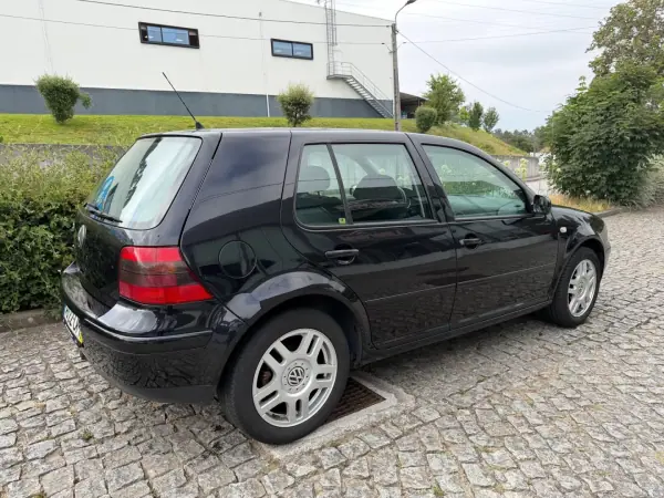 Volkswagen Golf 2003 - 2999 EUR, 191121 km - AUTO.MOTO.pt - 191121km - foto 5 de 25