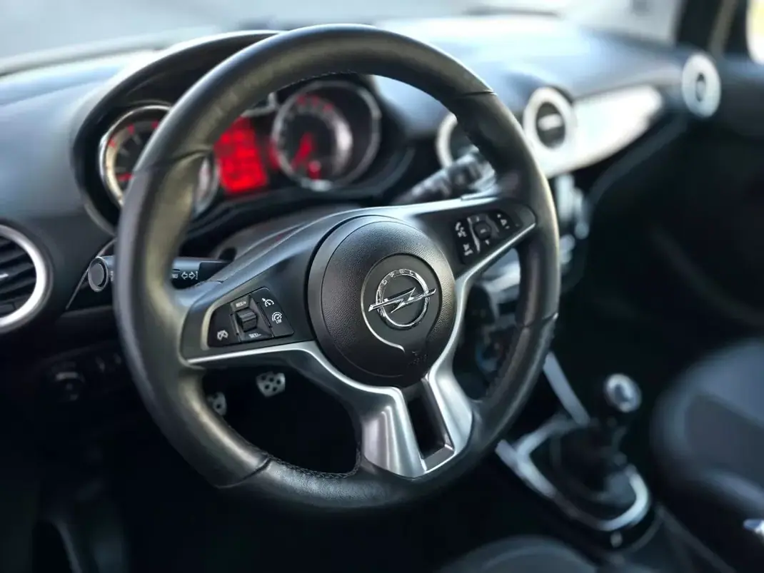 Opel Adam 2019 - 11900 EUR, 38000 km - AUTO.MOTO.pt - 38000km - foto 15 de 36