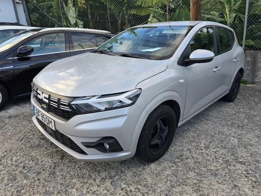 Dacia Sandero 2023 - 16450 EUR, 24000 km - AUTO.MOTO.pt - 24000km - foto 1 de 5