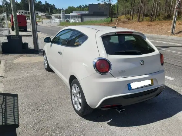 Alfa Romeo MiTo 2018 - 8000 EUR, 234180 km - AUTO.MOTO.pt - 234180km - foto 8 de 46