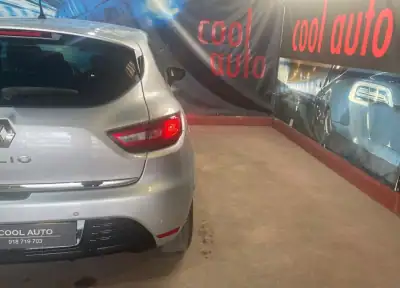 Renault Clio 2019 - 11750 EUR, 106000 km - AUTO.MOTO.pt - 106000km - foto 18 de 45