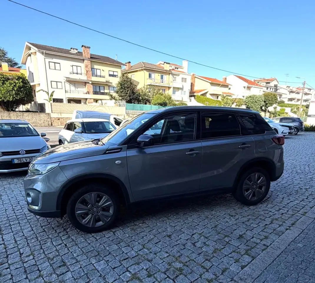 Suzuki Vitara 2023 - 22900 EUR, 30000 km - 30000km - foto 6 de 17