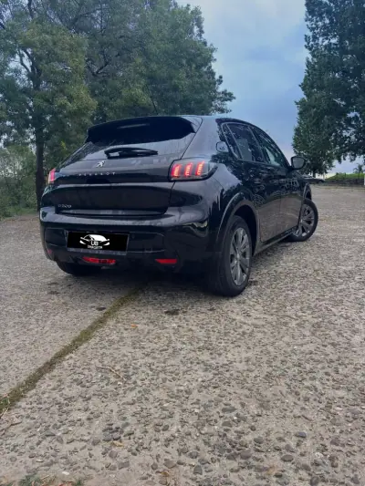 Peugeot e-208 2024 — foto 4 de 23