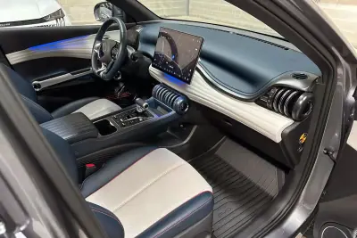 BYD Atto 3 2023 - 27950 EUR, 7718 km - AUTO.MOTO.pt - 7718km - foto 10 de 60