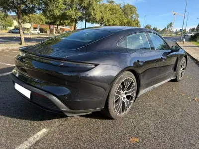 Porsche Taycan 2021 - 58900 EUR, 119000 km - AUTO.MOTO.pt - 119000km - foto 3 de 11