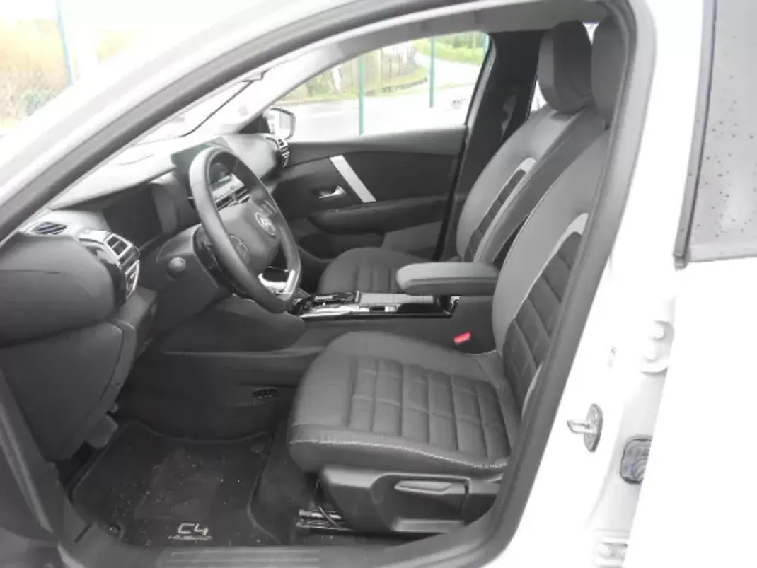 Citroën C4 2025 - 23500 EUR, 17074 km - AUTO.MOTO.pt - 17074km - foto 11 de 14