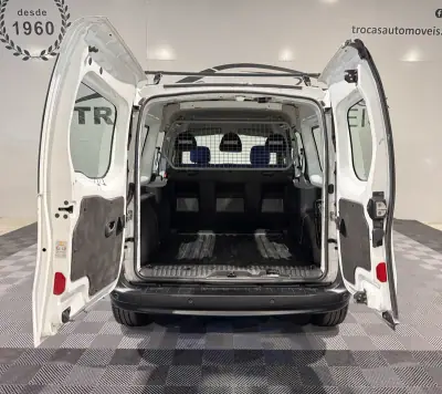 Renault Kangoo 2016 - 10900 EUR, 255000 km - AUTO.MOTO.pt - 255000km - foto 12 de 28