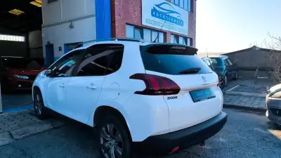 Peugeot 2008 2017 - 11500 EUR, 145000 km - AUTO.MOTO.pt - 145000km - foto 3 de 15