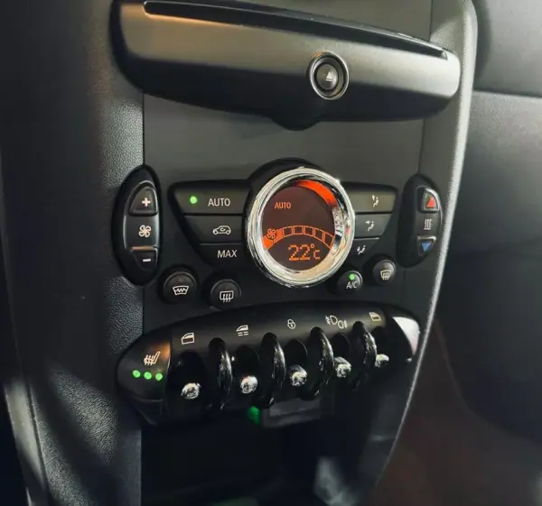 MINI Cooper 2014 - 15990 EUR, 120443 km - AUTO.MOTO.pt - 120443km - foto 43 de 59