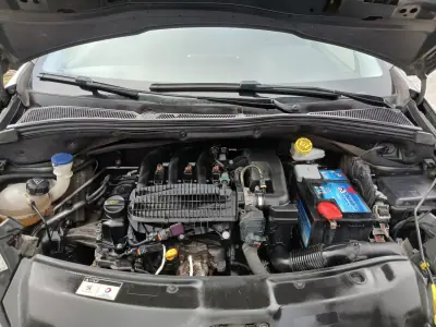 Peugeot 208 2015 - 7450 EUR, 116512 km - AUTO.MOTO.pt - 116512km - foto 22 de 23