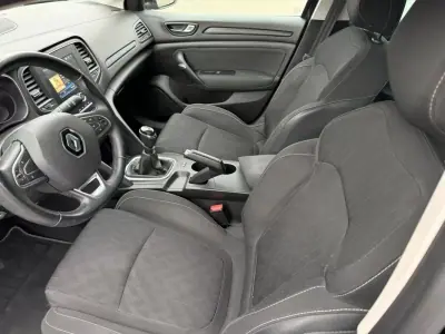 Renault Mégane Sport Tourer 2019 - 12900 EUR, 128050 km - AUTO.MOTO.pt - 128050km - foto 3 de 18