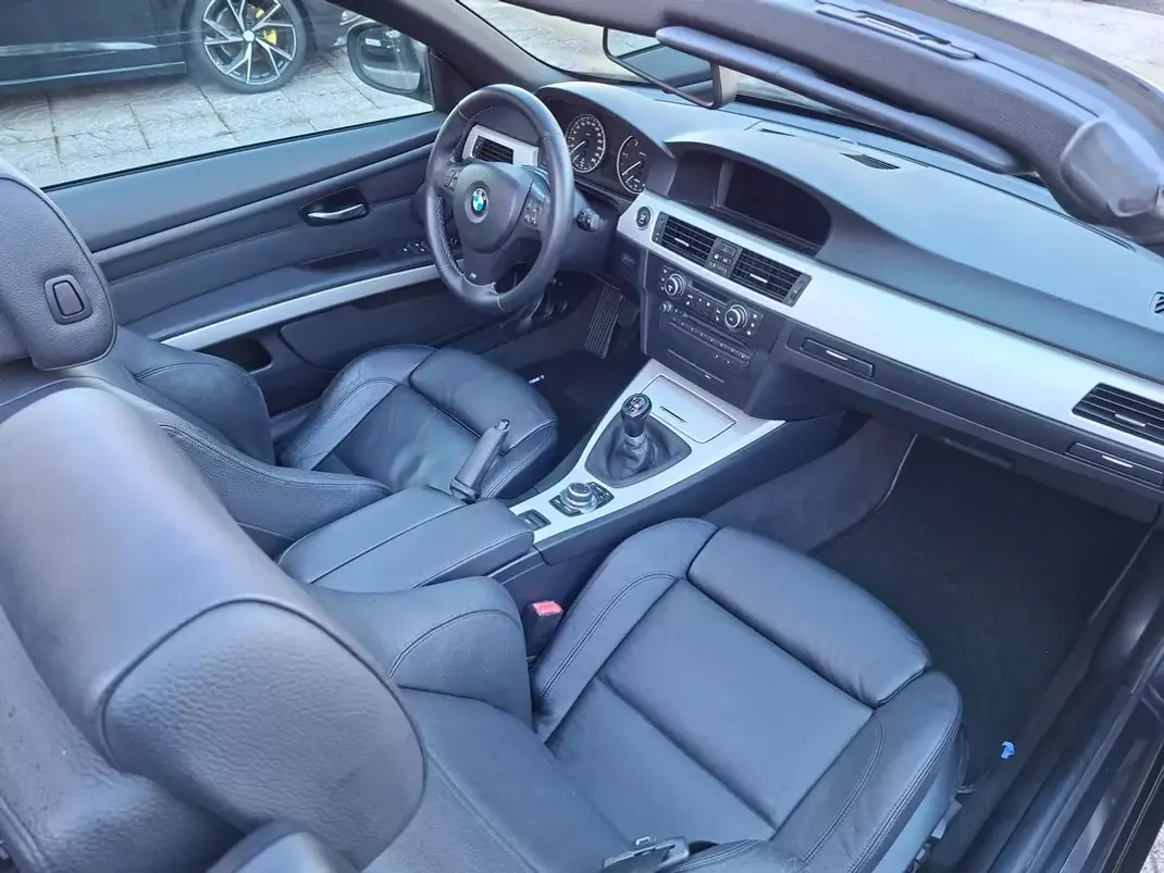 BMW 320 2010 - 15900 EUR, 220000 km - AUTO.MOTO.pt - 220000km - foto 23 de 42