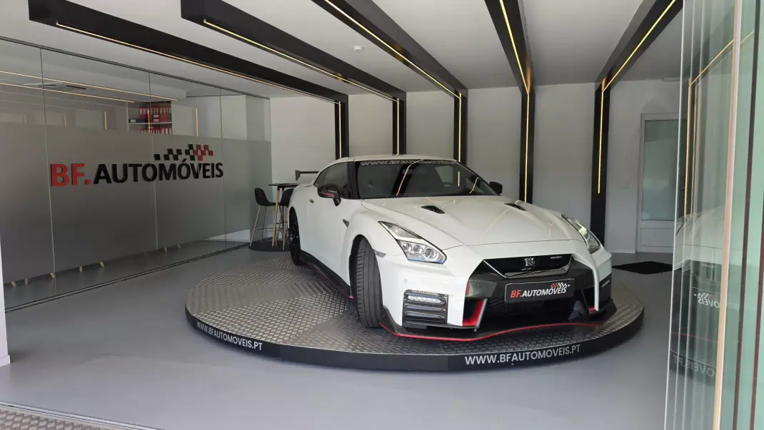 Nissan GT-R 2017 - 300000 EUR, 30685 km - 30685km - foto 5 de 69