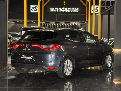 Renault Mégane 2020 - 12990 EUR, 196100 km - AUTO.MOTO.pt - 196100km - foto 9 de 23