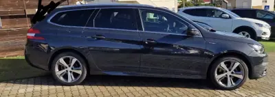 Peugeot 308 SW 2020 - 15900 EUR, 171000 km - AUTO.MOTO.pt - 171000km - foto 3 de 9