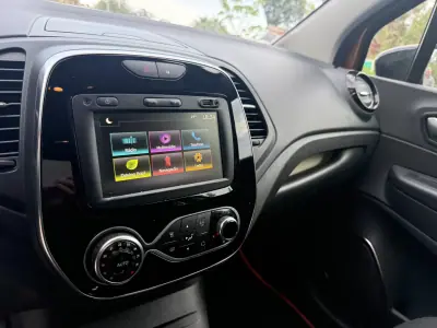 Renault Captur 2019 - 13999 EUR, 60000 km - AUTO.MOTO.pt - 60000km - foto 8 de 11