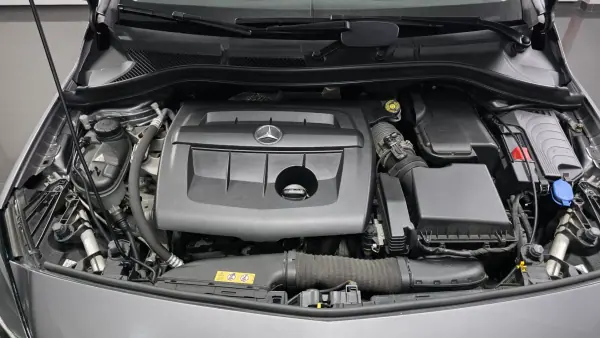 Mercedes-Benz B 180 2017 - 15990 EUR, 120000 km - AUTO.MOTO.pt - 120000km - foto 26 de 27