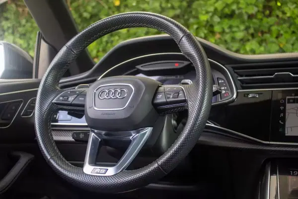 Audi RS Q8 2021 - 131900 EUR, 91000 km - AUTO.MOTO.pt - 91000km - foto 19 de 26