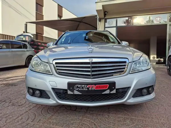 Mercedes-Benz C 200 2011 - 11500 EUR, 221260 km - AUTO.MOTO.pt - 221260km - foto 2 de 32