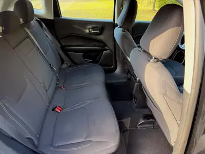 Jeep Compass 2018 - 16900 EUR, 131000 km - AUTO.MOTO.pt - 131000km - foto 14 de 21