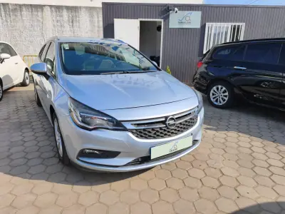 Opel Astra Sports Tourer 2016 - 204000km
