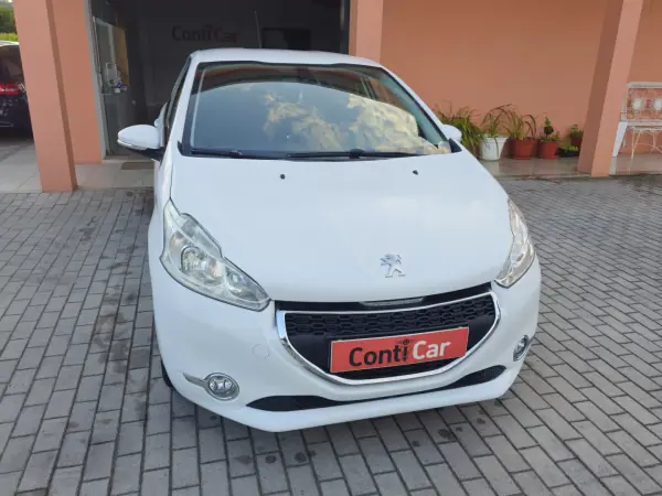 Peugeot 208 2012 - 7990 EUR, 102690 km - AUTO.MOTO.pt - 102690km - foto 2 de 8