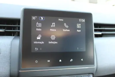 Renault Clio 2024 - 18750 EUR, 1753 km - AUTO.MOTO.pt - 1753km - foto 12 de 22