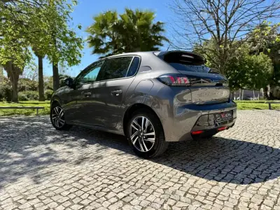 Peugeot 208 2021 - 12790 EUR, 71950 km - AUTO.MOTO.pt - 71950km - foto 18 de 41