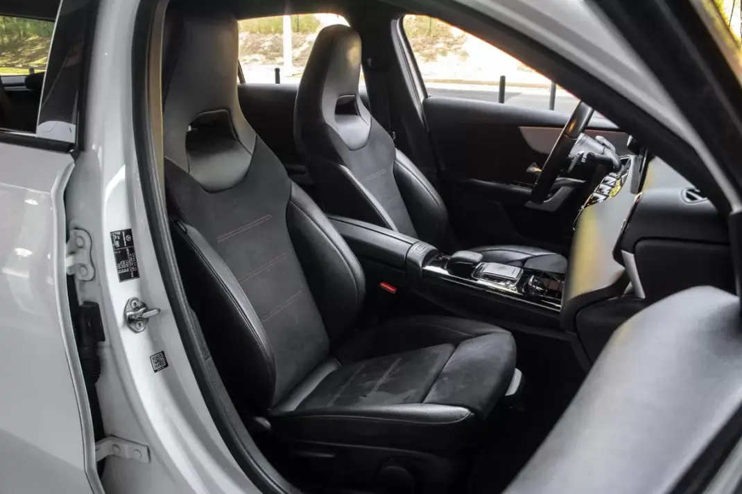 Mercedes-Benz A 180 2019 - 22990 EUR, 127098 km - AUTO.MOTO.pt - 127098km - foto 28 de 43