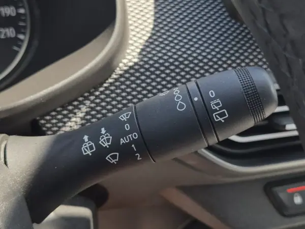 Dacia Jogger 2024 - 18990 EUR, 65878 km - AUTO.MOTO.pt - 65878km - foto 16 de 25