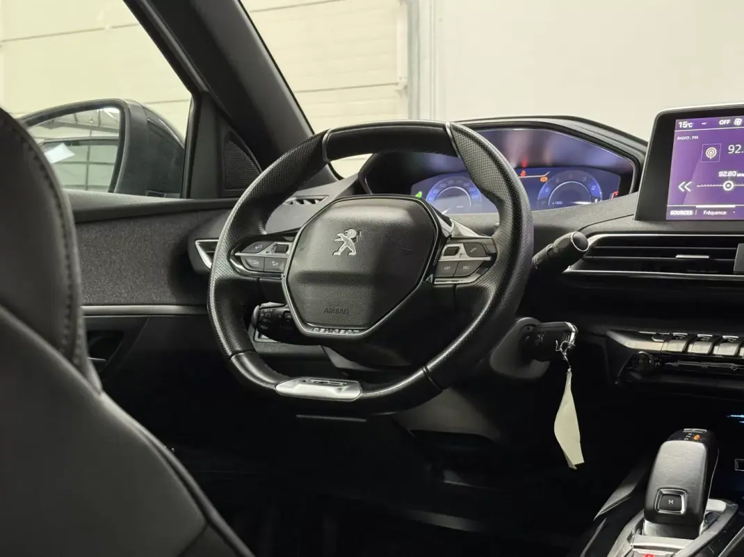 Peugeot 3008 2019 - 18990 EUR, 67000 km - AUTO.MOTO.pt - 67000km - foto 12 de 22