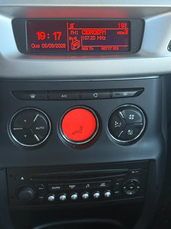 Citroën C3 2010 - 5600 EUR, 176020 km - AUTO.MOTO.pt - 176020km - foto 10 de 12