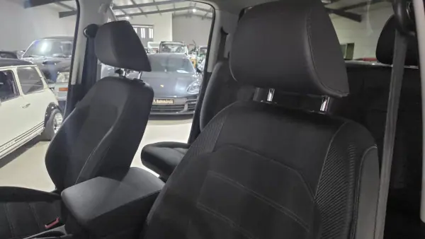 Volkswagen Amarok 2019 - 27500 EUR, 138121 km - AUTO.MOTO.pt - 138121km - foto 29 de 46