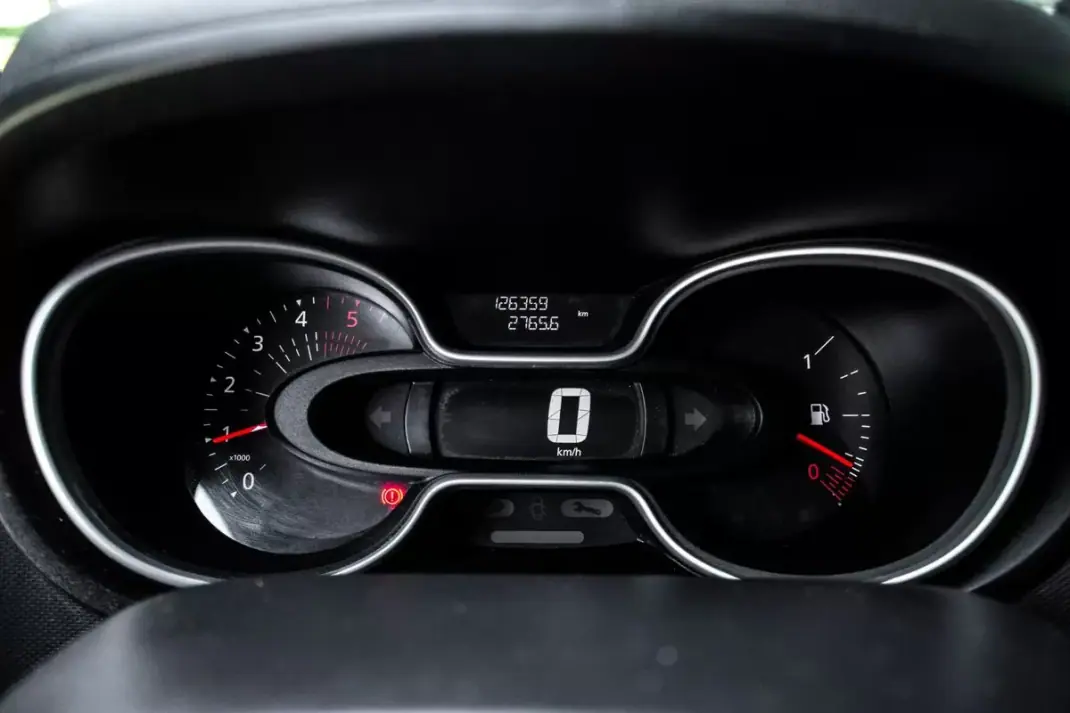 Renault Trafic 2020 - 28990 EUR, 126359 km - AUTO.MOTO.pt - 126359km - foto 15 de 41