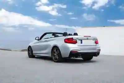 BMW M235i 2015 — foto 2 de 10