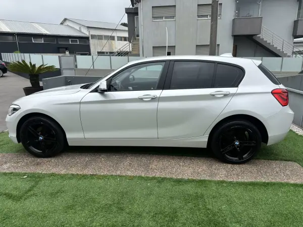 BMW 116 2016 - 12900 EUR, 220000 km - AUTO.MOTO.pt - 220000km - foto 18 de 51