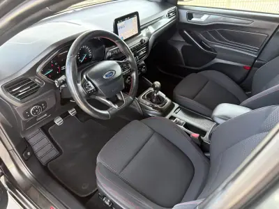 Ford Focus 2018 - 14850 EUR, 79128 km - AUTO.MOTO.pt - 79128km - foto 13 de 20