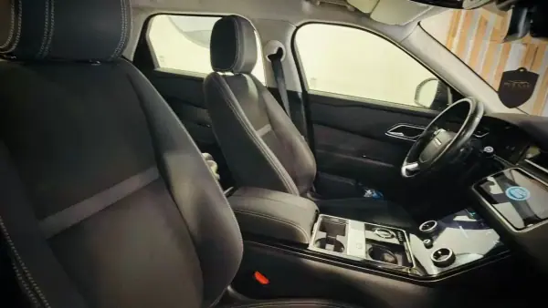 Land Rover Range Rover Velar 2019 - 37200 EUR, 90000 km - AUTO.MOTO.pt - 90000km - foto 7 de 8