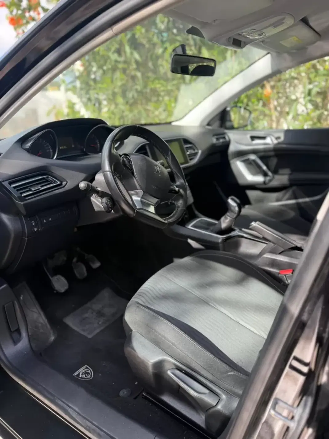 Peugeot 308 SW 2016 - 10900 EUR, 187206 km - AUTO.MOTO.pt - 187206km - foto 7 de 8